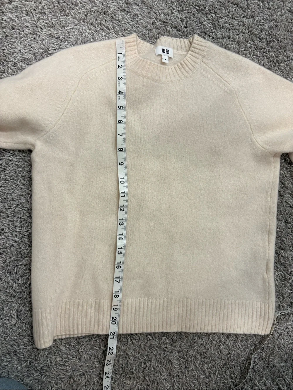 Uniqlo Crewneck Cream Wool Sweater - Picture 12 of 12